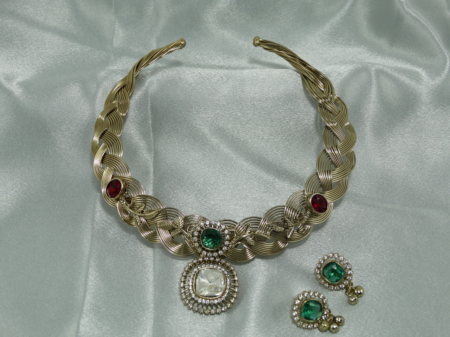 Meher Rajputana Hasli Set