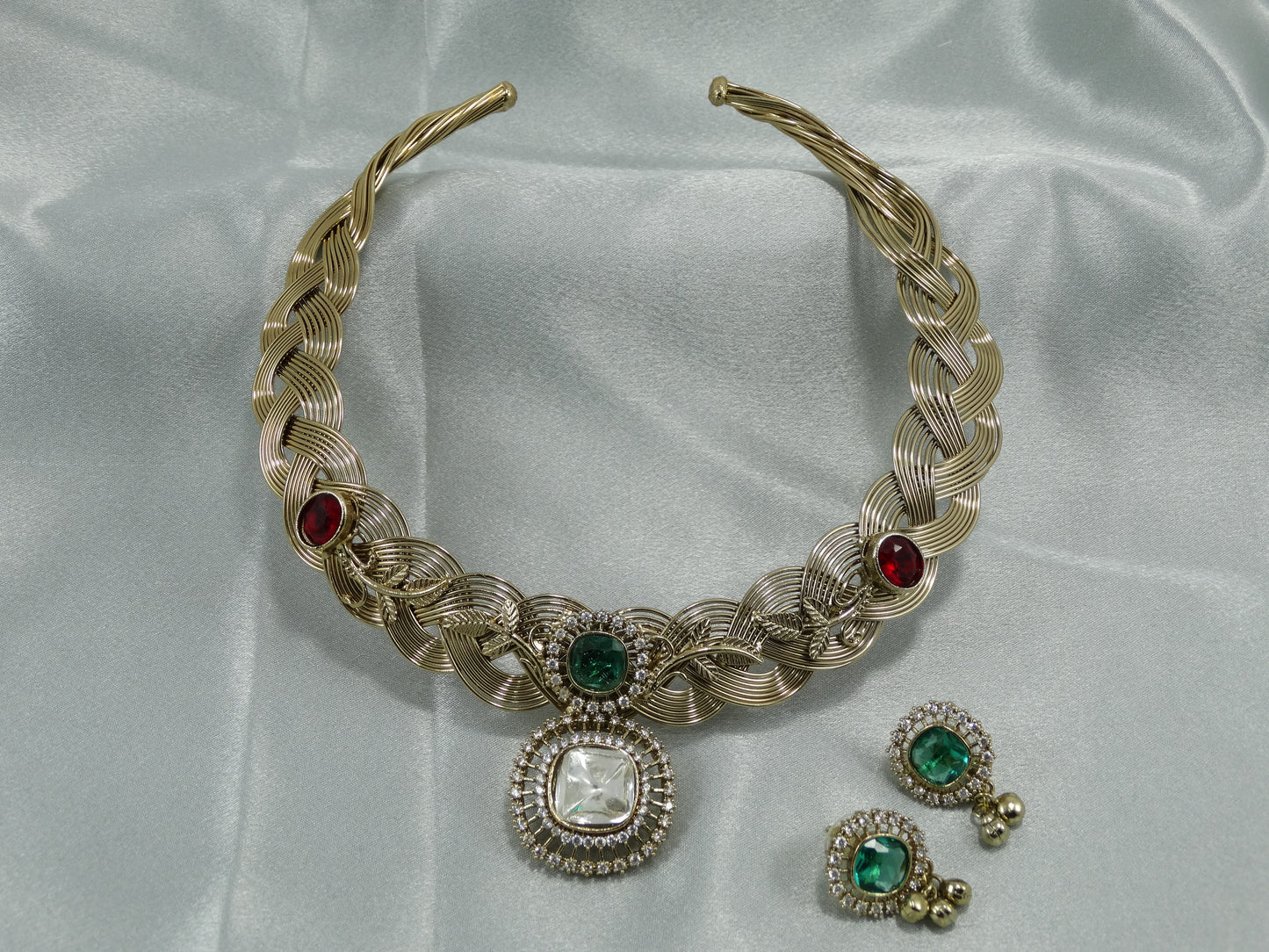 Meher Rajputana Hasli Set
