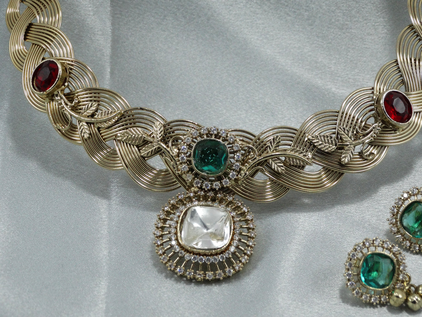 Meher Rajputana Hasli Set