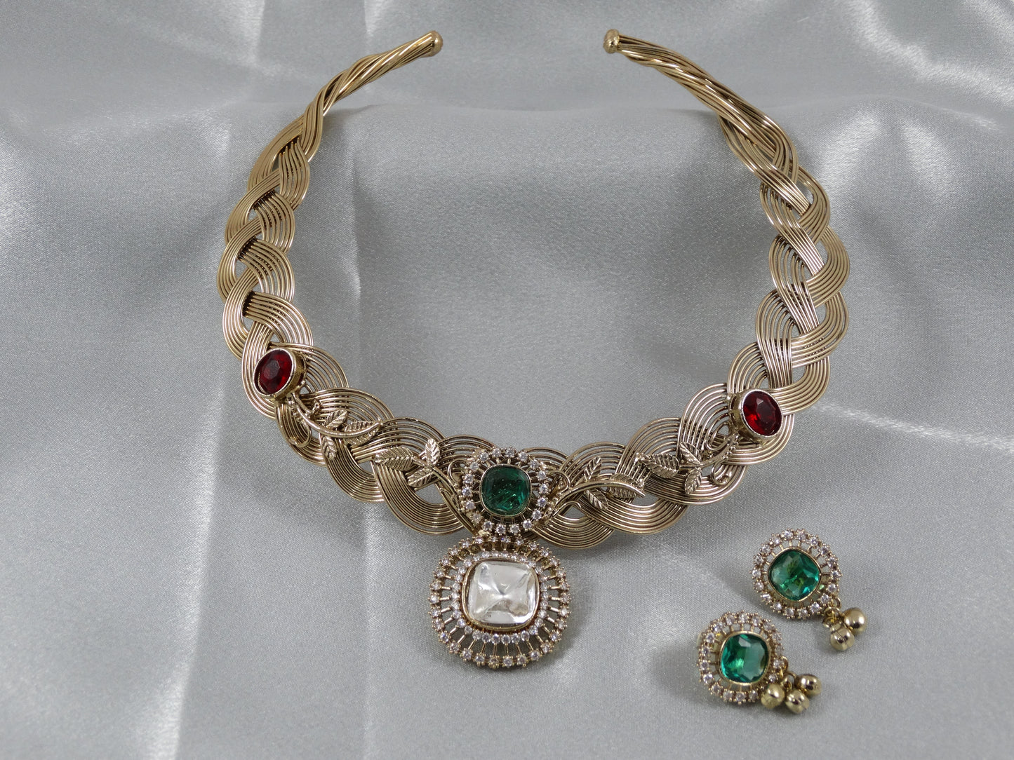 Meher Rajputana Hasli Set