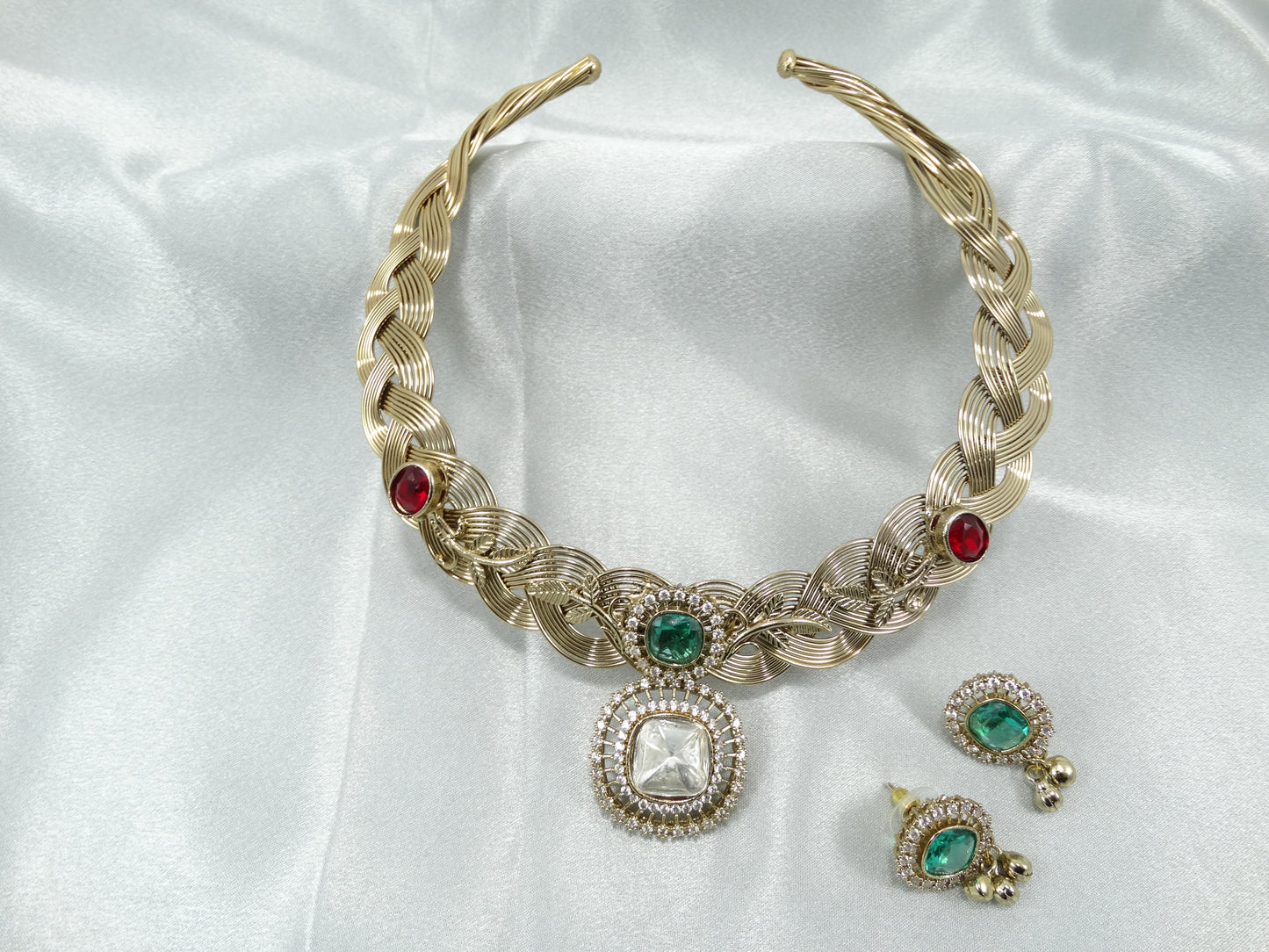 Meher Rajputana Hasli Set