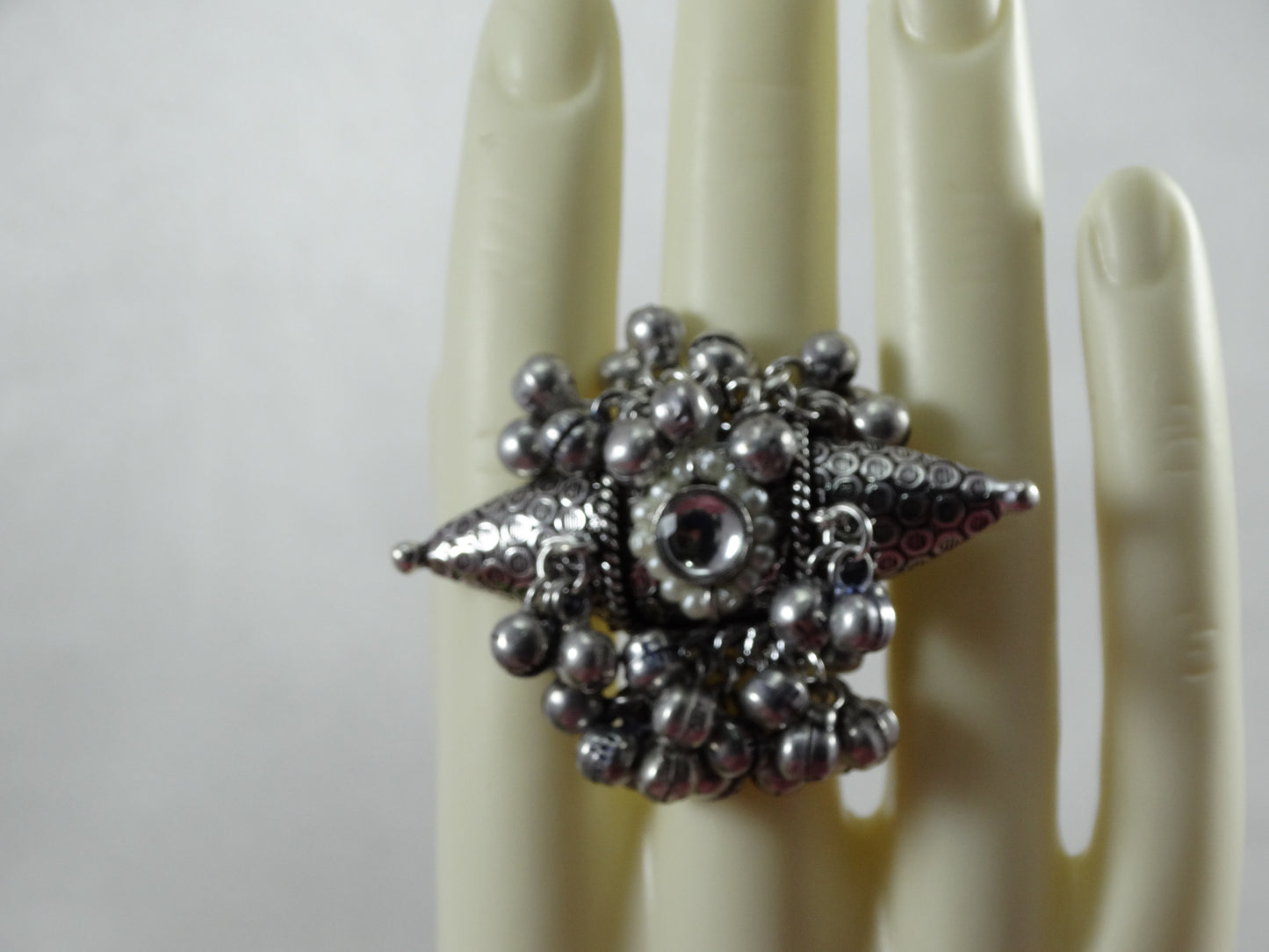 Kiara Statement Finger Ring