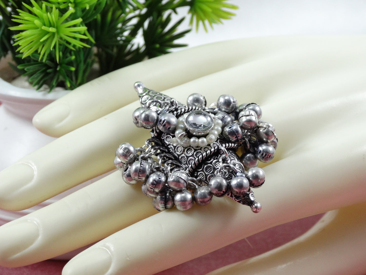 Kiara Statement Finger Ring