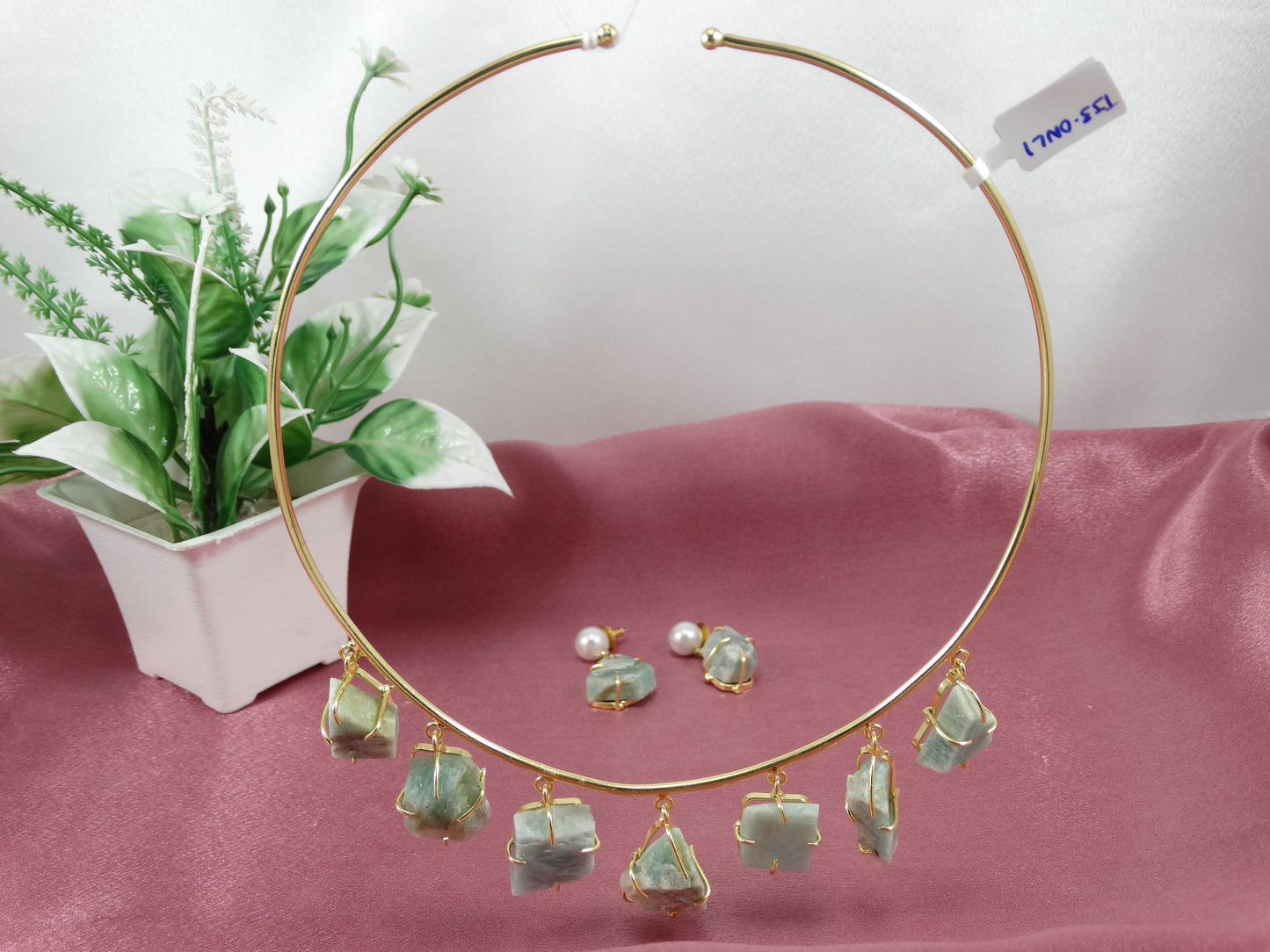 Bhavya uncut stones Hasli Set