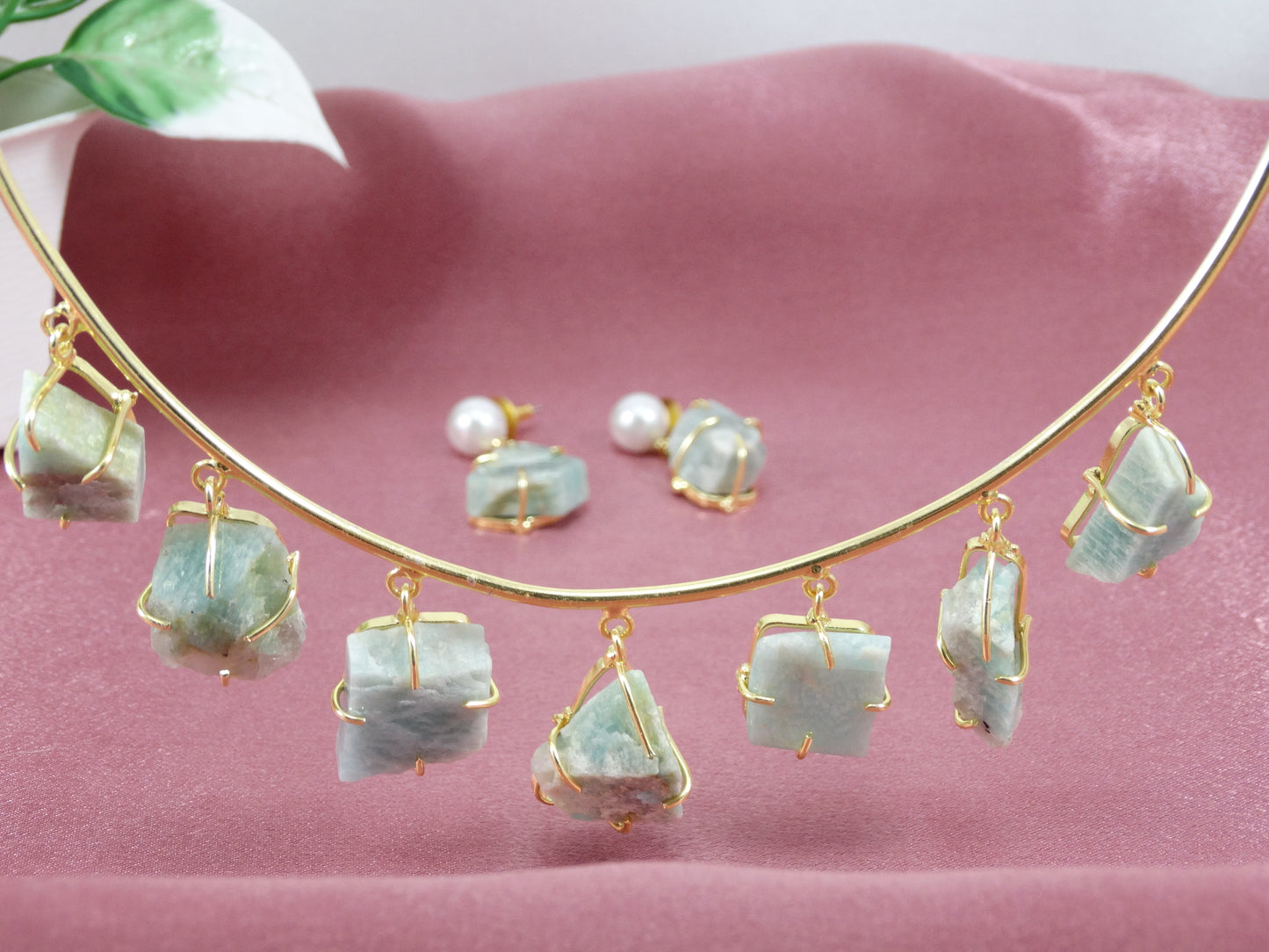 Bhavya uncut stones Hasli Set