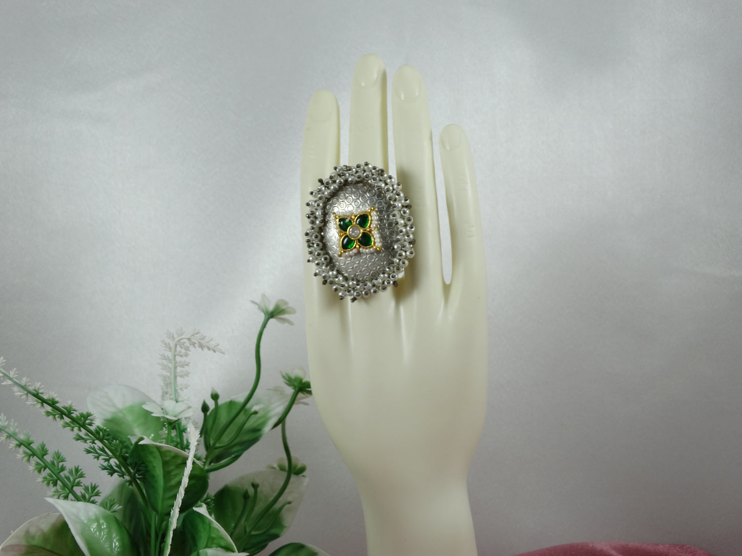 Shailee Finger Ring