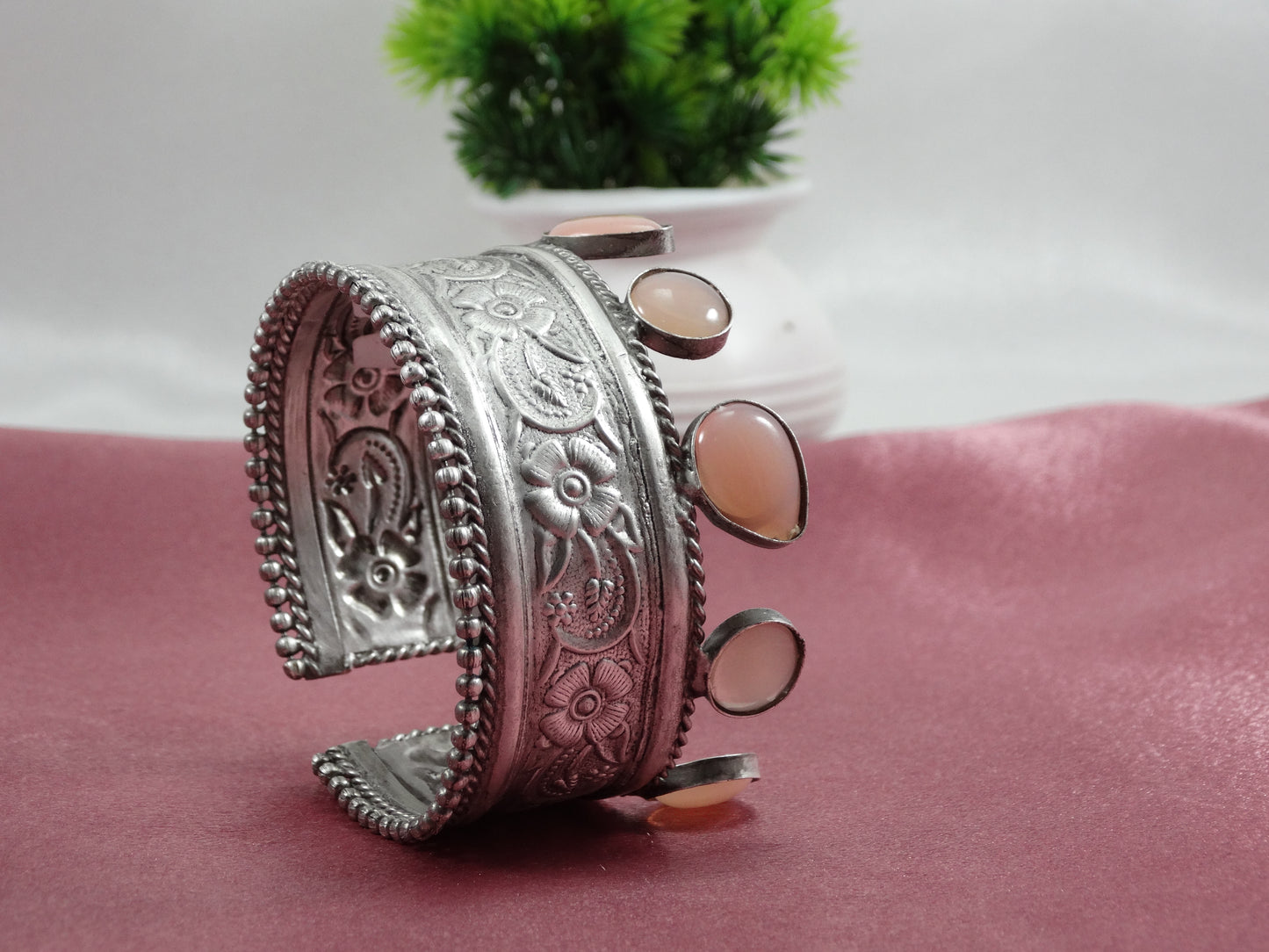 Trinetra Oxidized Kada